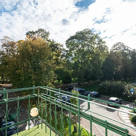 Kawalerka Z Balkonem Na Park Miejski *